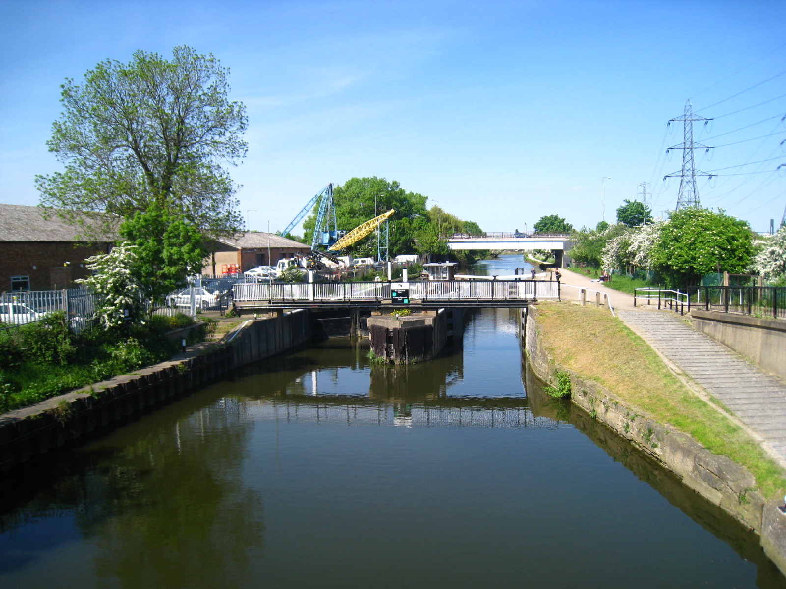 Lea Valley Walk - Ponders End to Limehouse and the