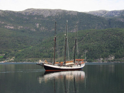 Tall-ship schooner Trinovante in Norway